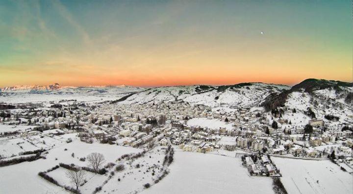 Hotel Caldora Rocca di Mezzo Esterno foto