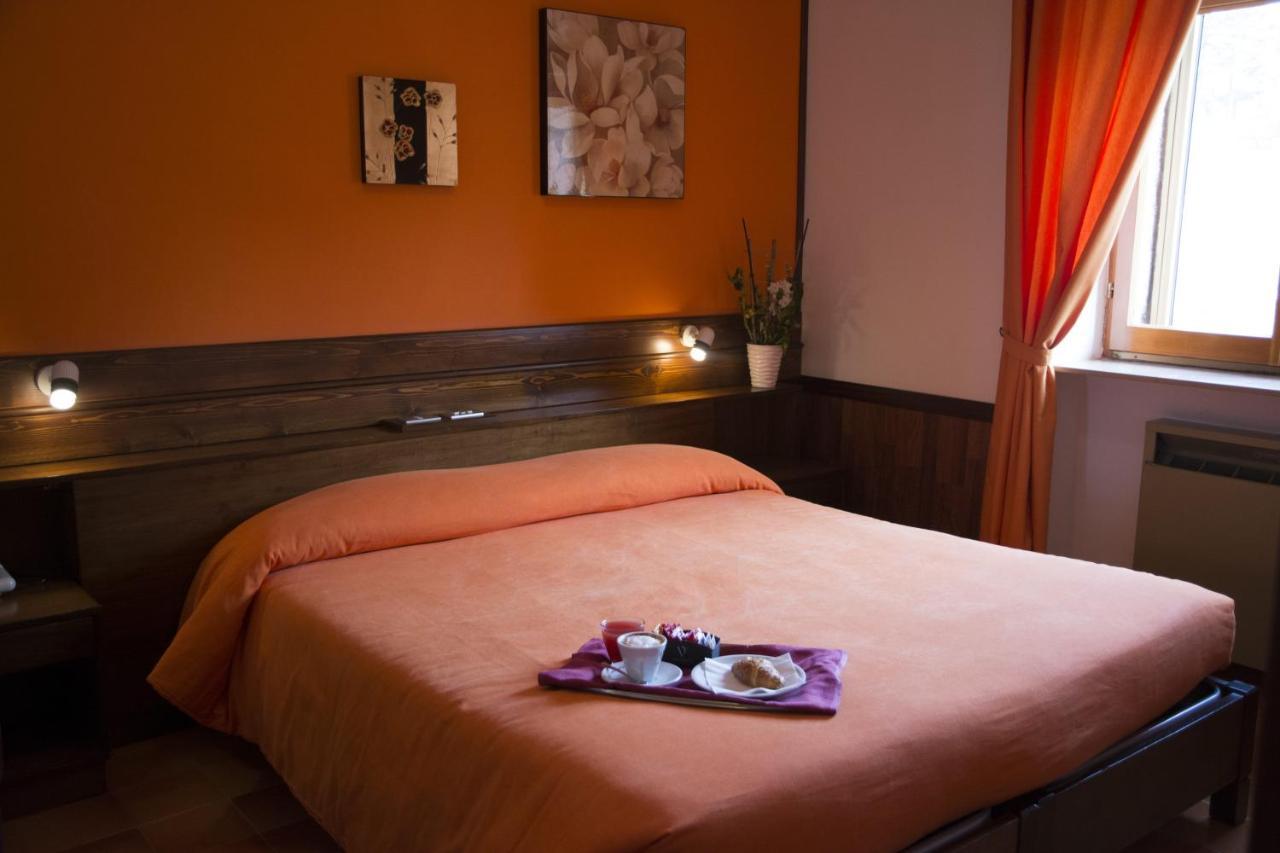 Hotel Caldora Rocca di Mezzo Esterno foto