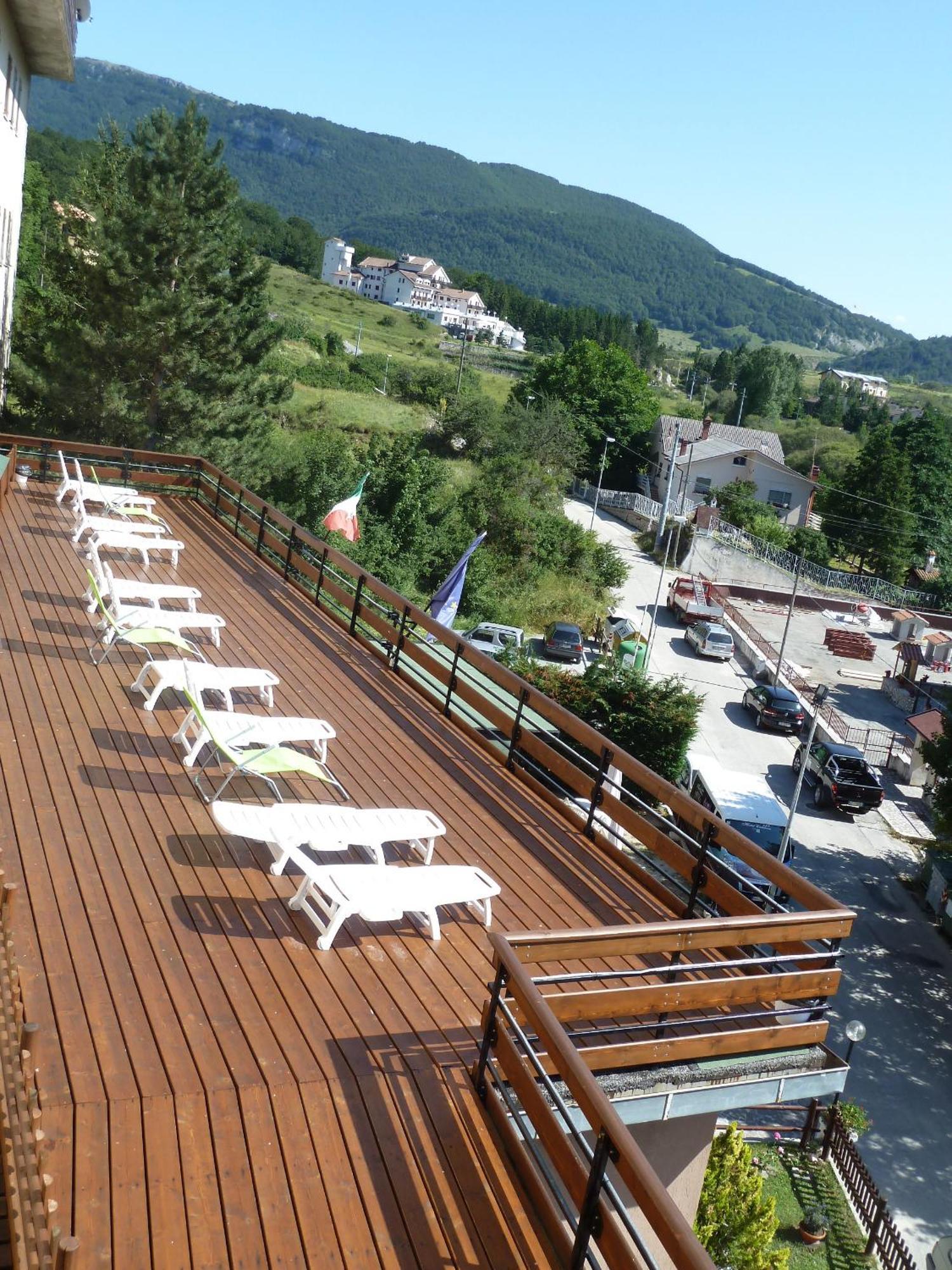 Hotel Caldora Rocca di Mezzo Esterno foto
