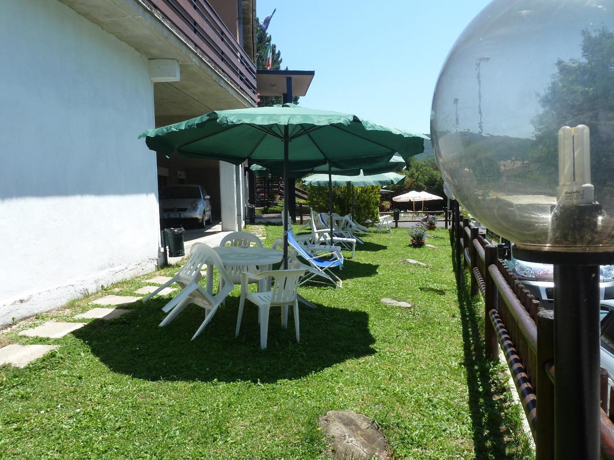 Hotel Caldora Rocca di Mezzo Esterno foto