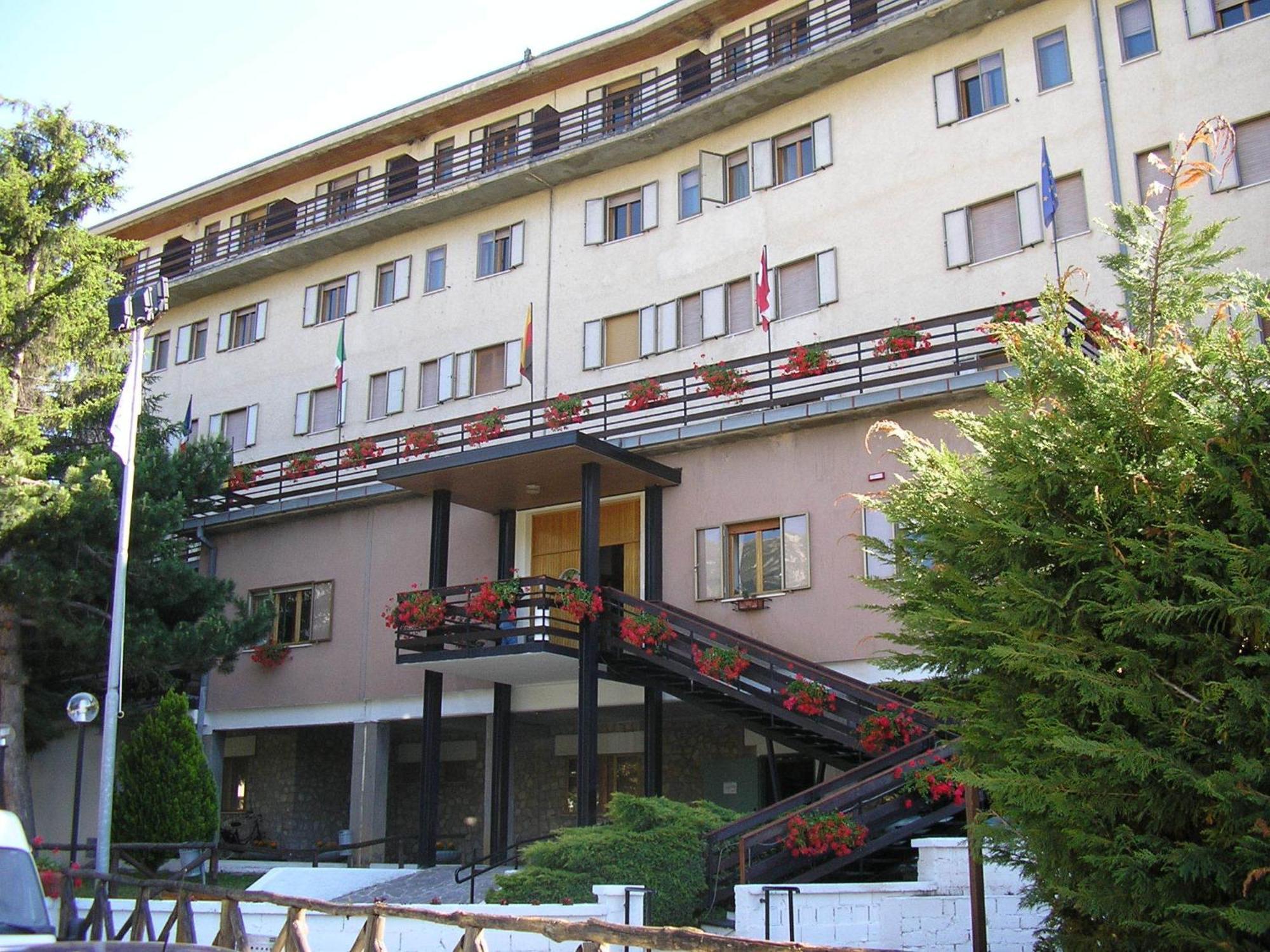 Hotel Caldora Rocca di Mezzo Esterno foto