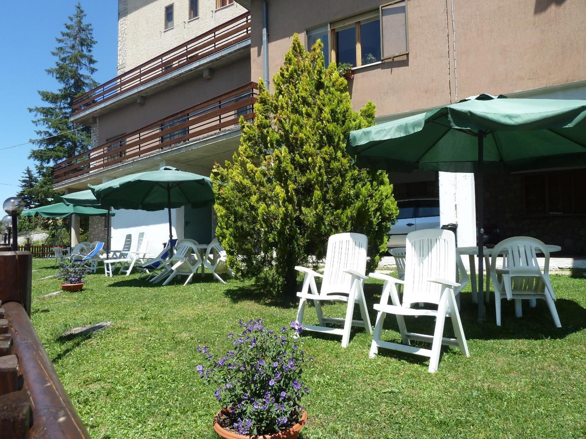 Hotel Caldora Rocca di Mezzo Esterno foto